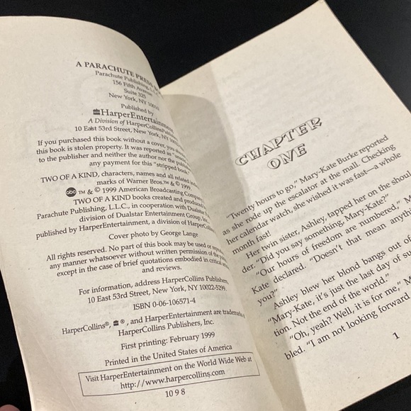 Two of a Kind #1: It’s a Twin Thing by Judy Katschke - Paperback Novel - Picture 4 of 5